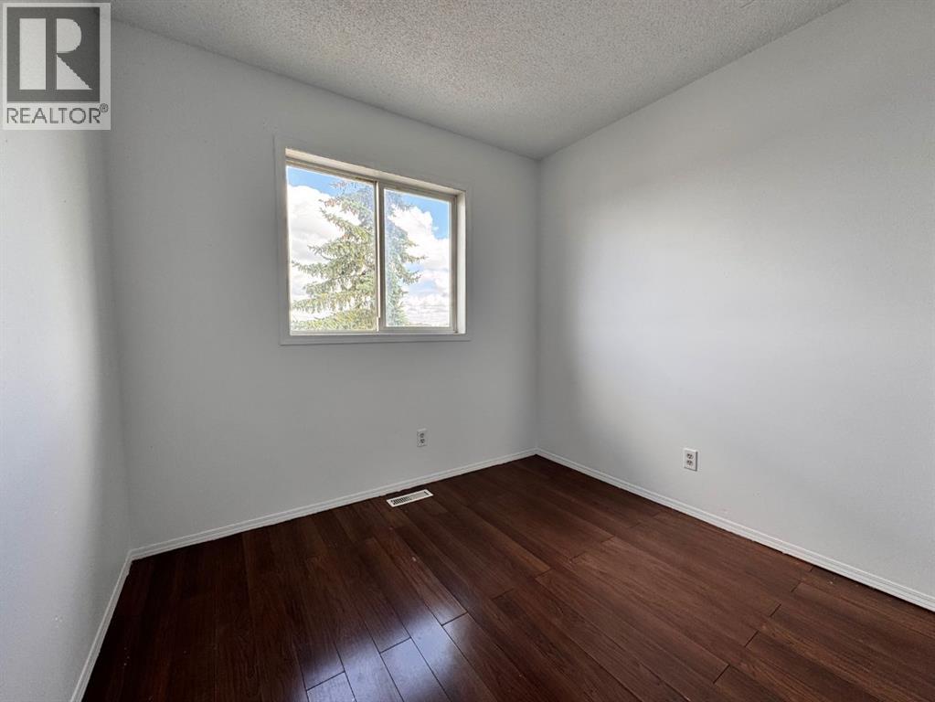 Photo 29 of 61 Applemont Place Se, Calgary AB
