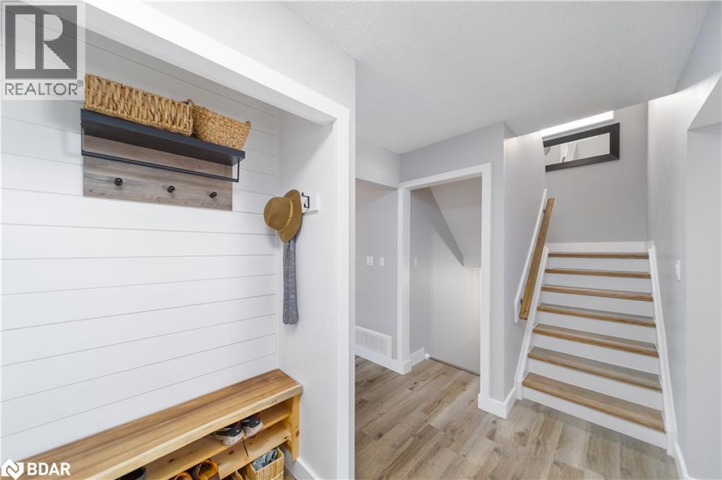 Photo 3 of 23 Wilde Place, Barrie ON