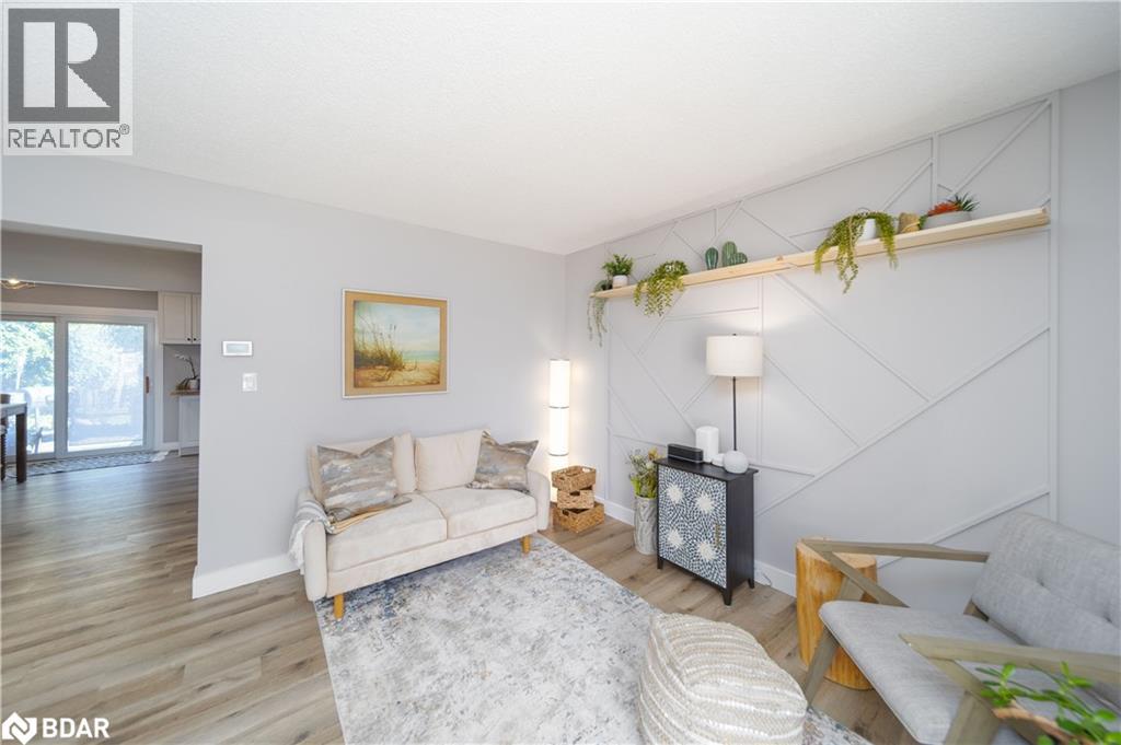 Photo 5 of 23 Wilde Place, Barrie ON