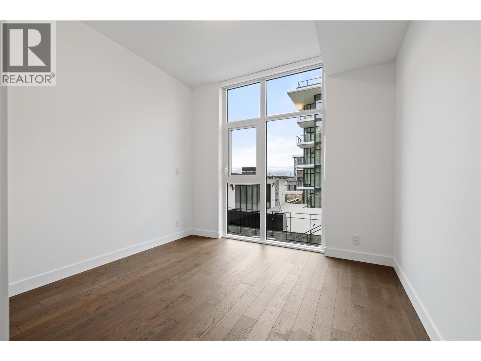 N313 3389 Lakeshore Road, Kelowna