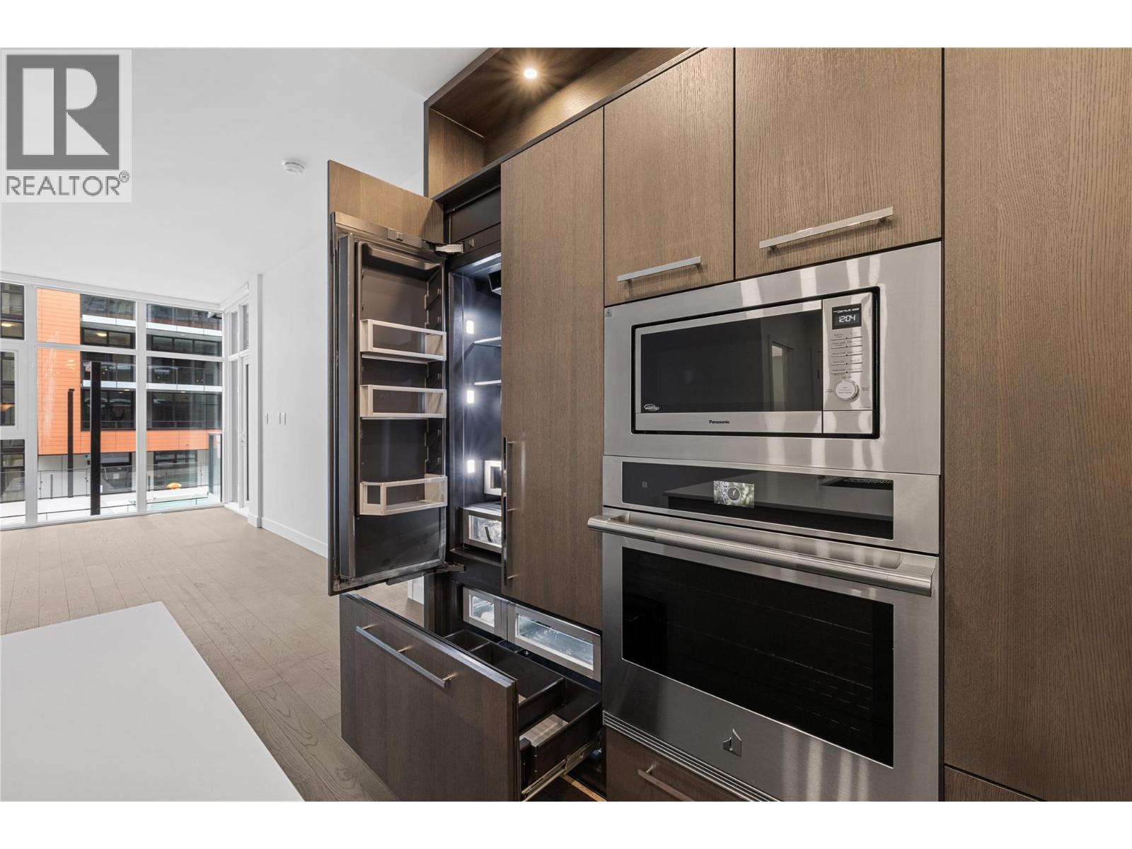 N313 3389 Lakeshore Road, Kelowna