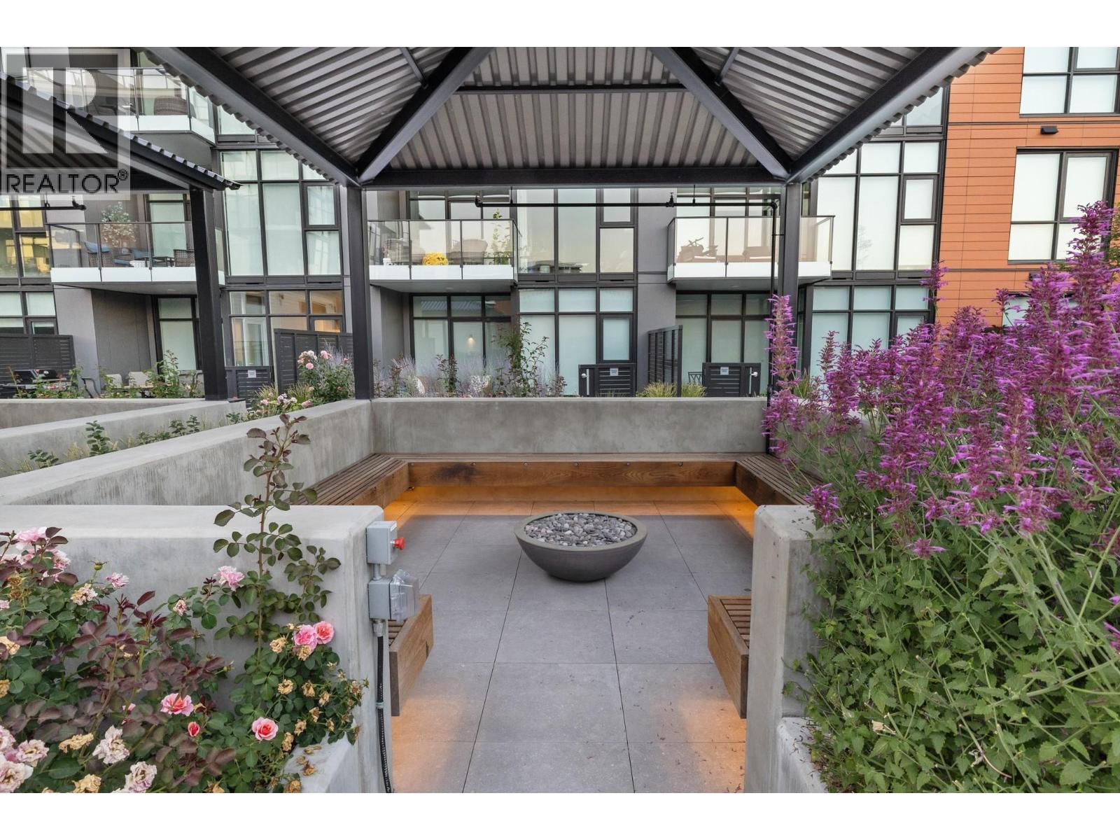 N313 3389 Lakeshore Road, Kelowna