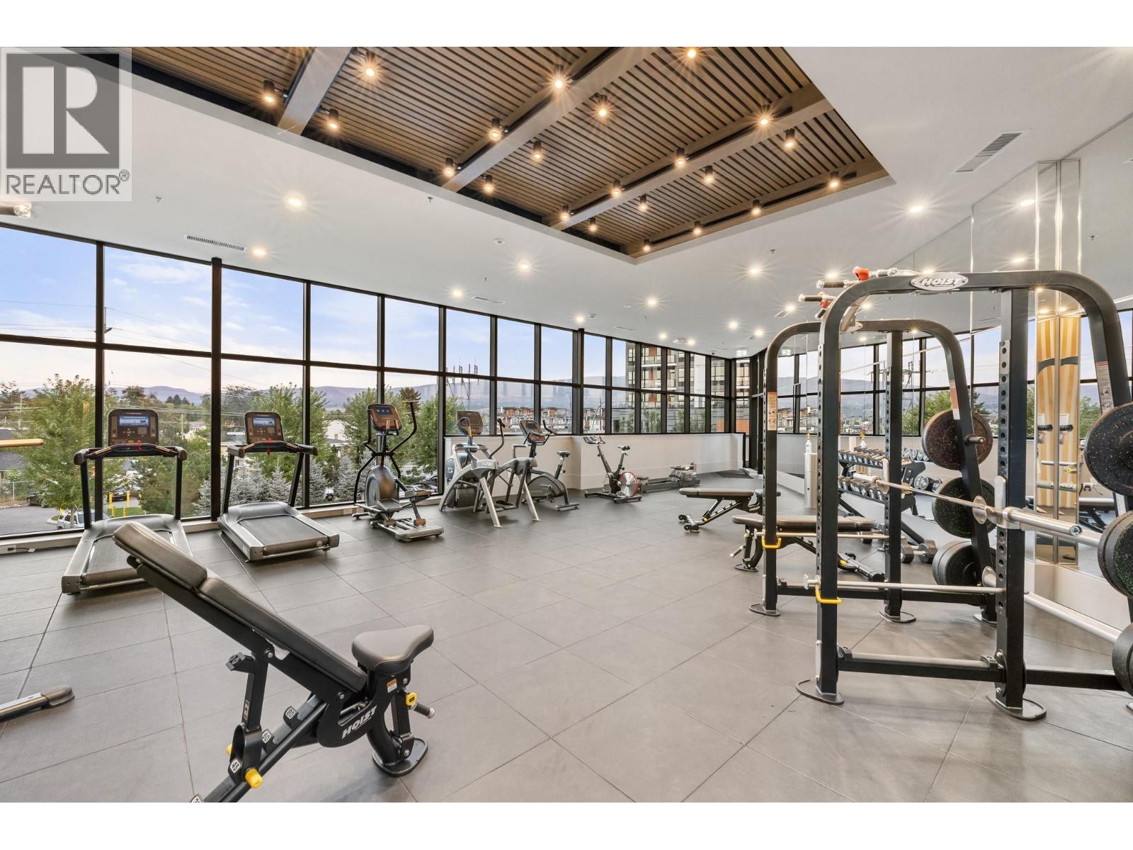 N313 3389 Lakeshore Road, Kelowna