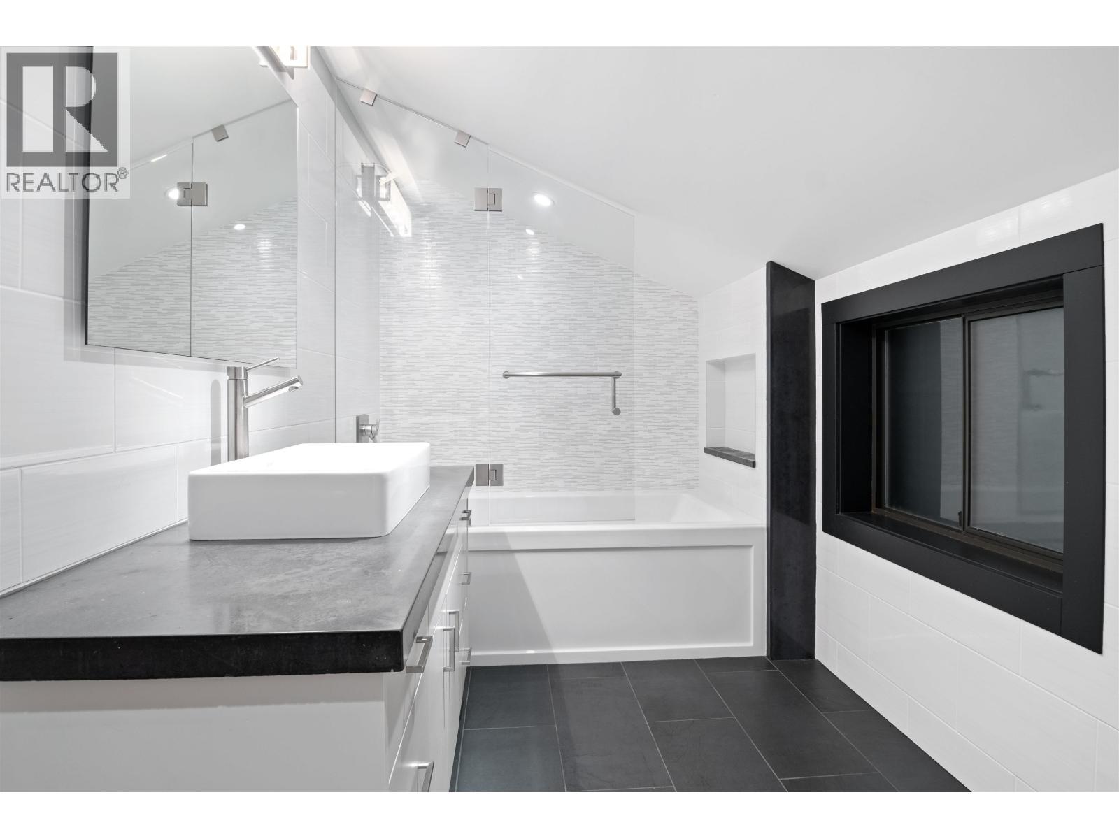 6411 EASY STREET, Whistler
