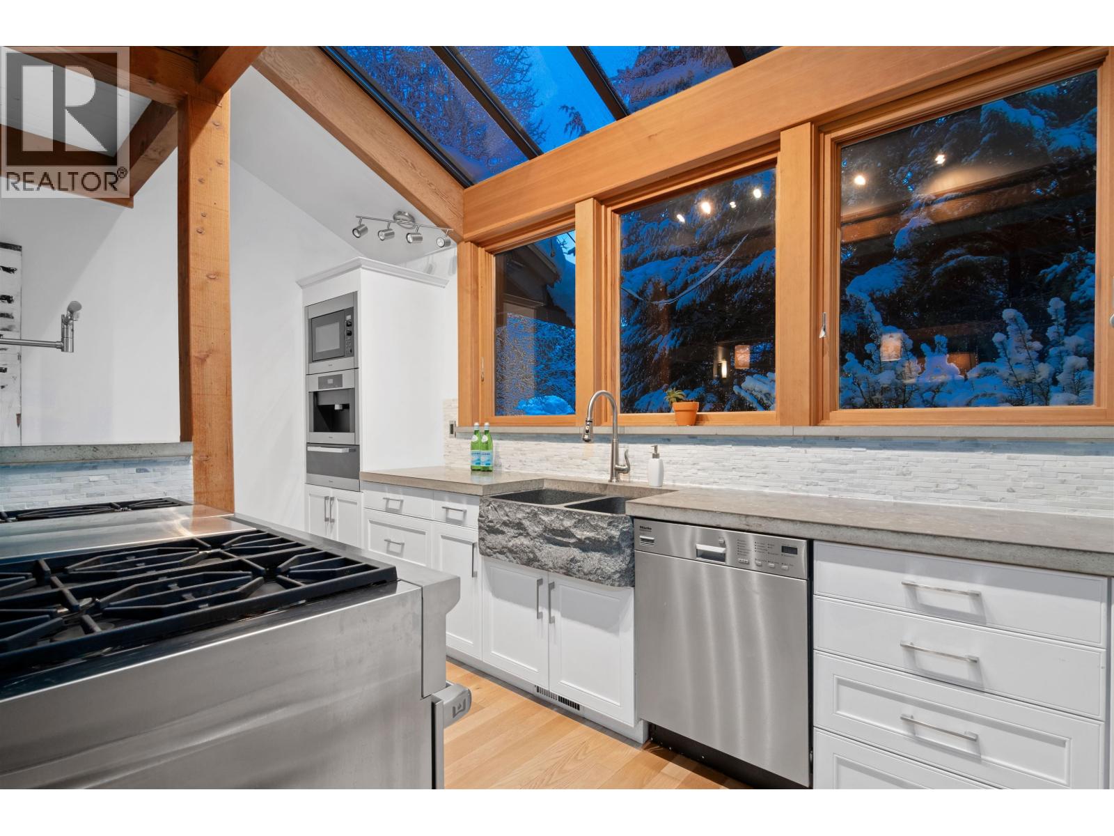 6411 EASY STREET, Whistler
