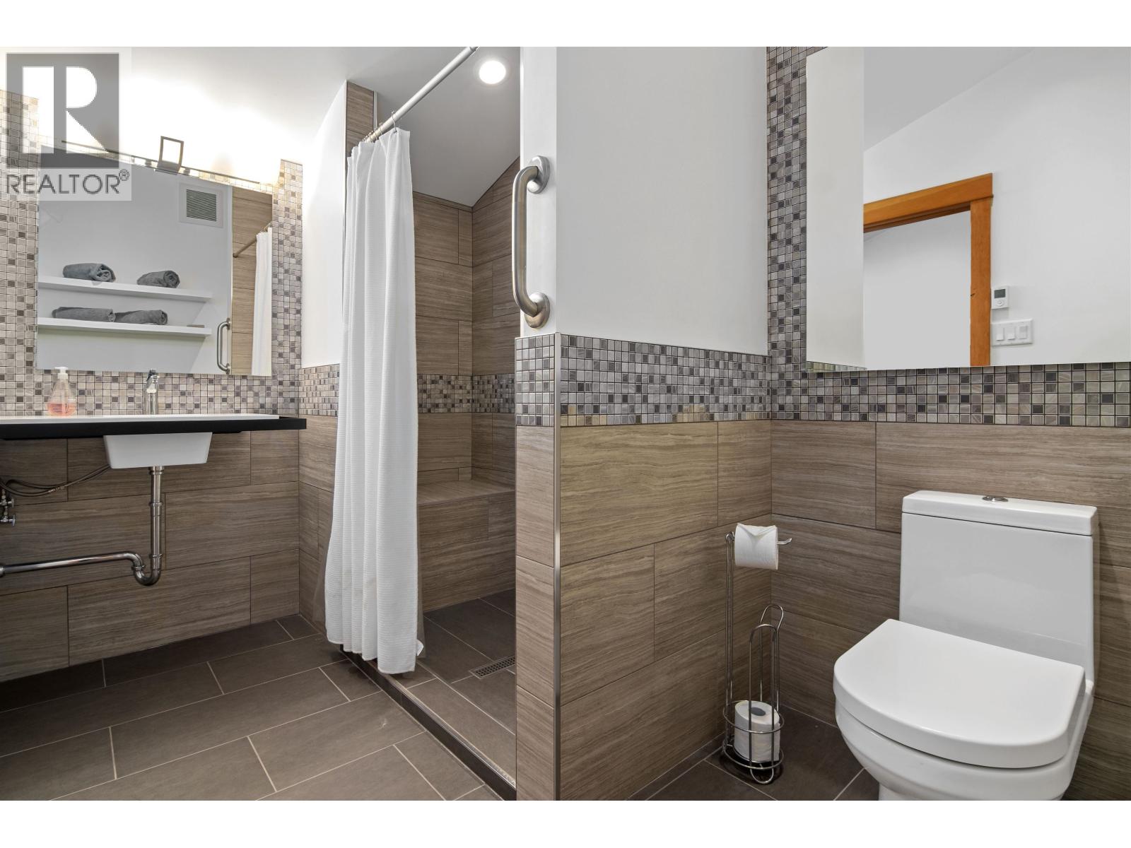 6411 EASY STREET, Whistler