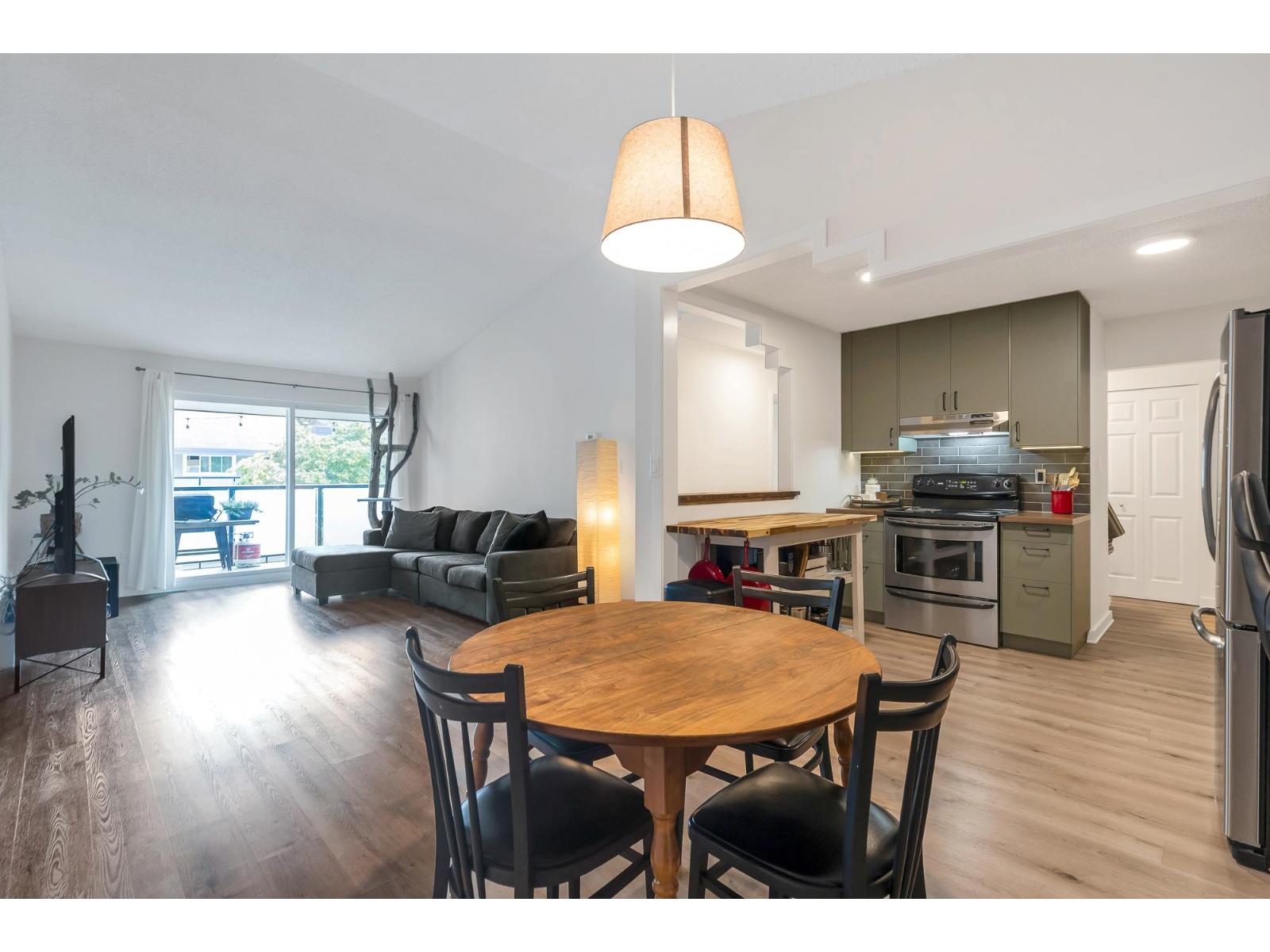 Photo 3 of 310 33400 Bourquin Place, Abbotsford BC