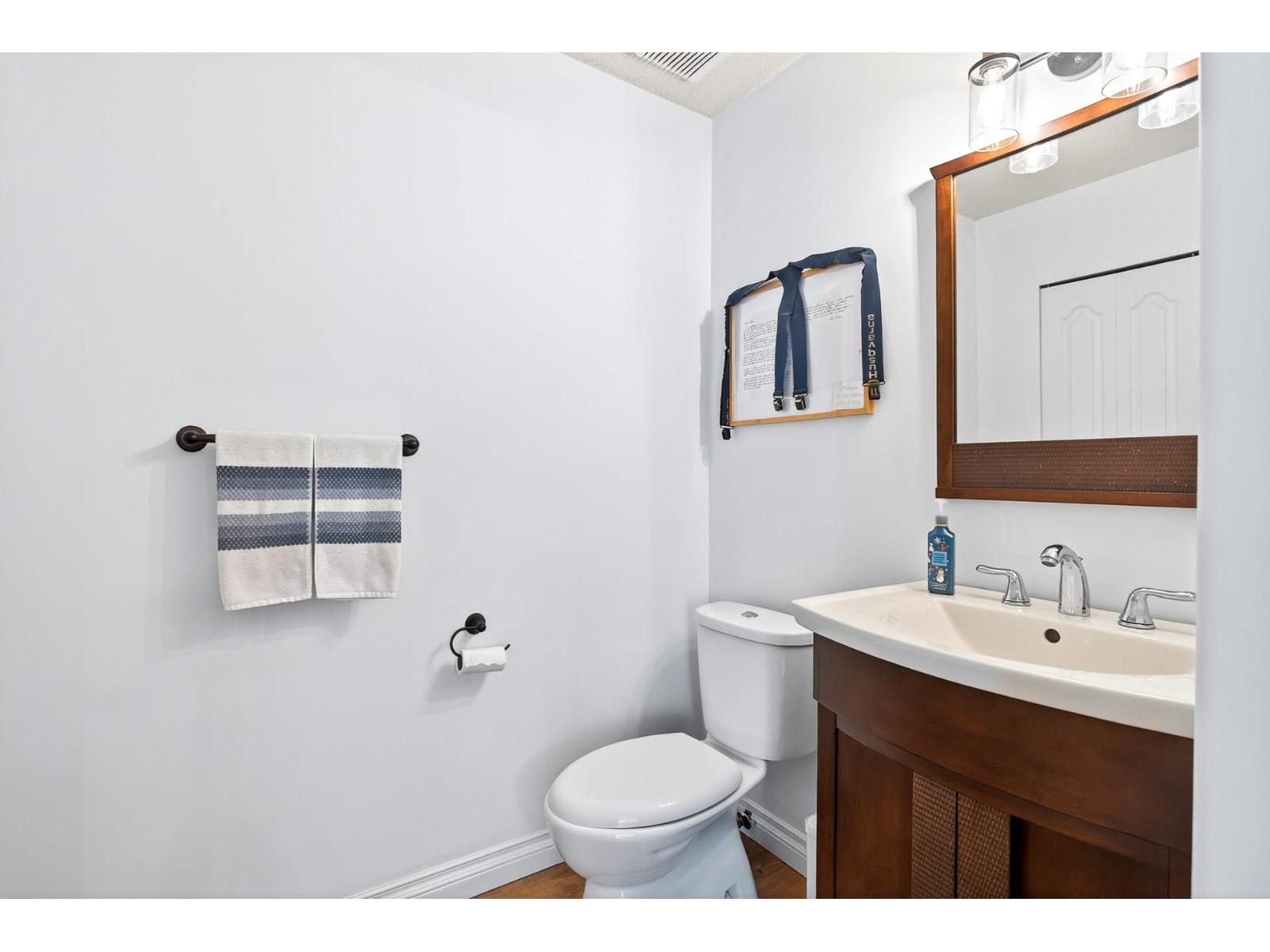 Photo 10 of 27 21928 48 Avenue, Langley BC