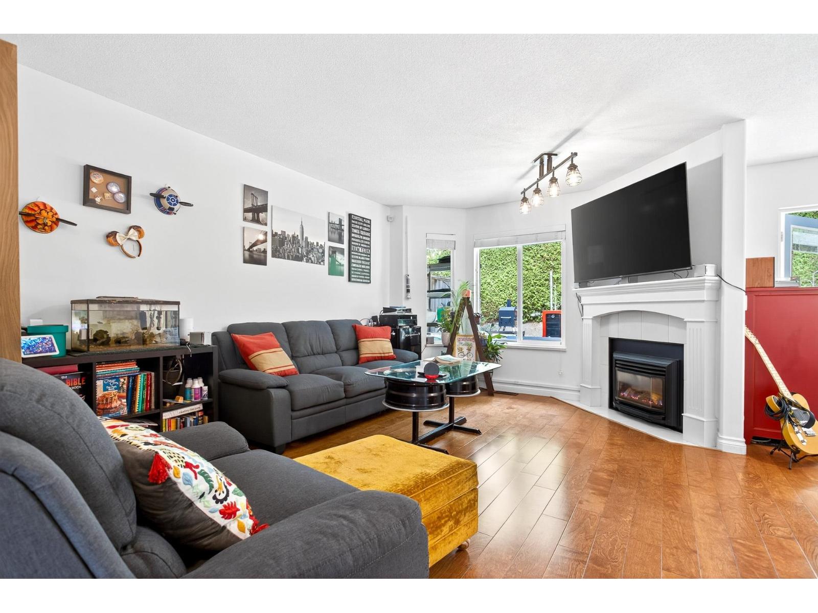 Photo 7 of 27 21928 48 Avenue, Langley BC