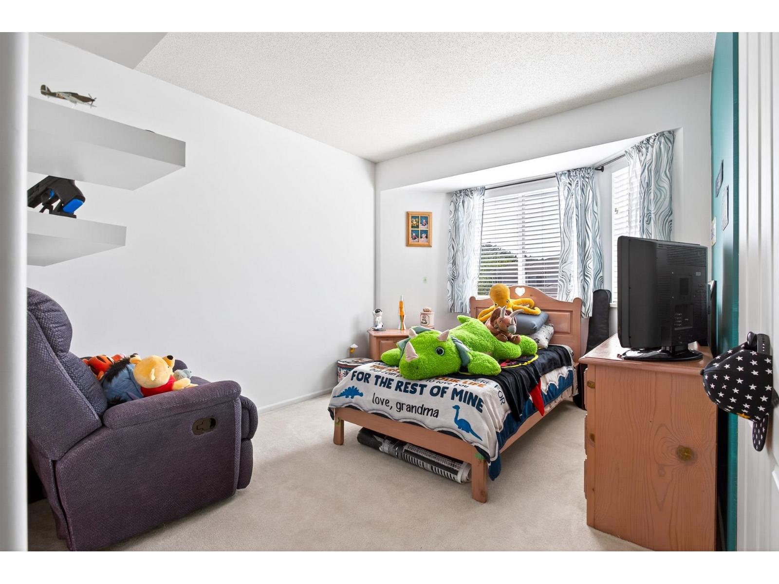 Photo 13 of 27 21928 48 Avenue, Langley BC