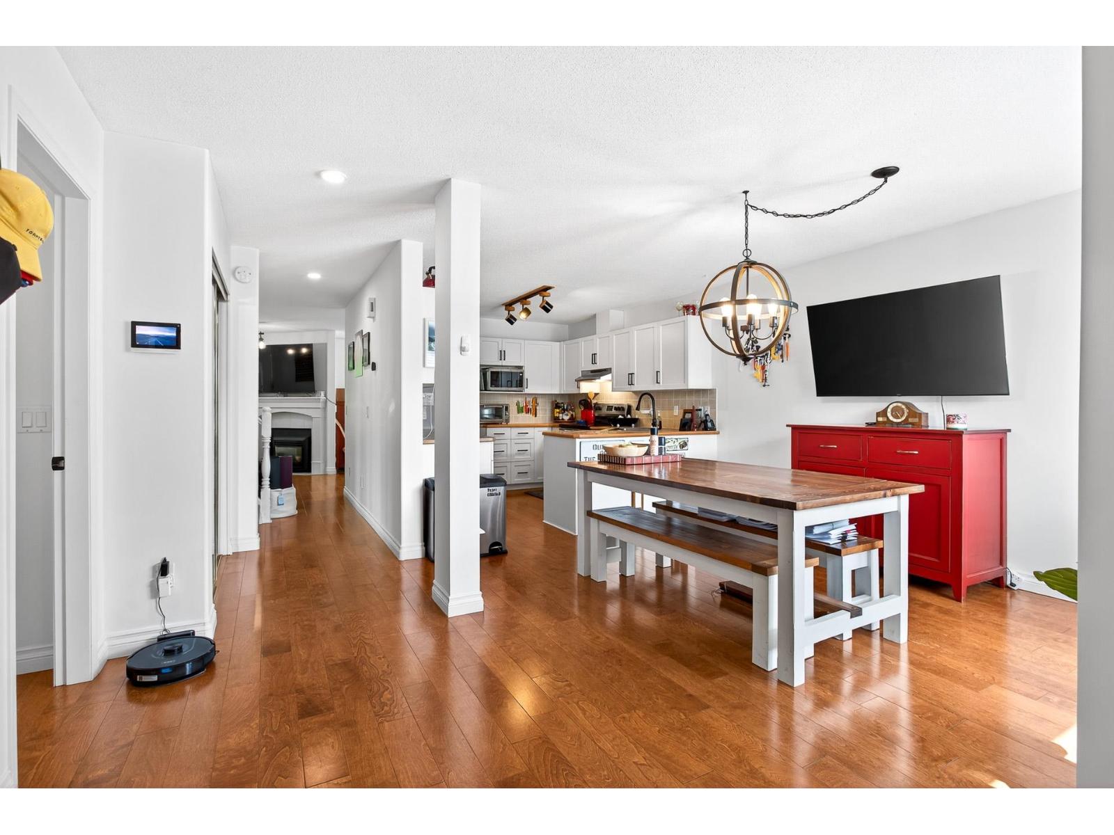 Photo 2 of 27 21928 48 Avenue, Langley BC