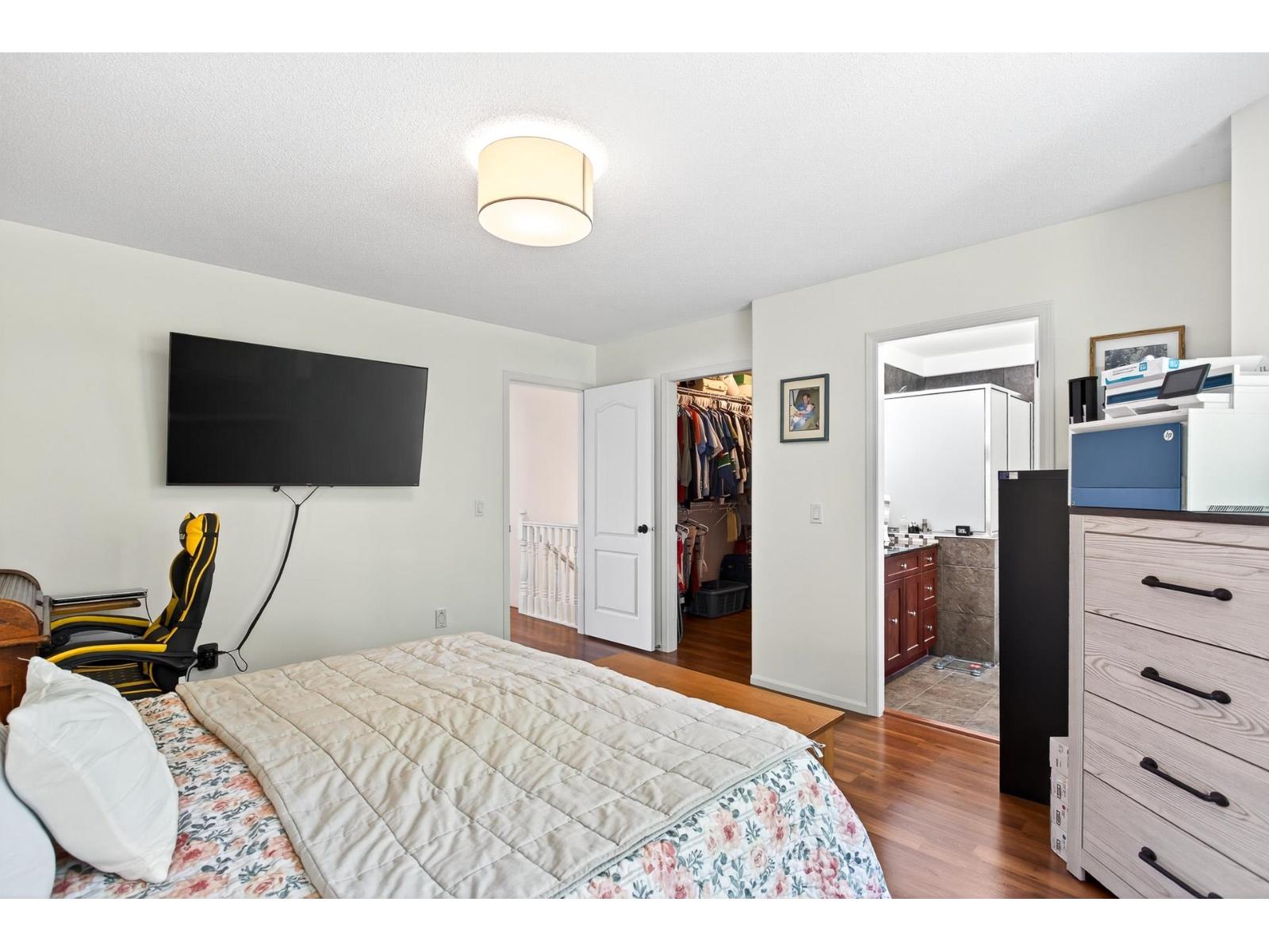Photo 12 of 27 21928 48 Avenue, Langley BC
