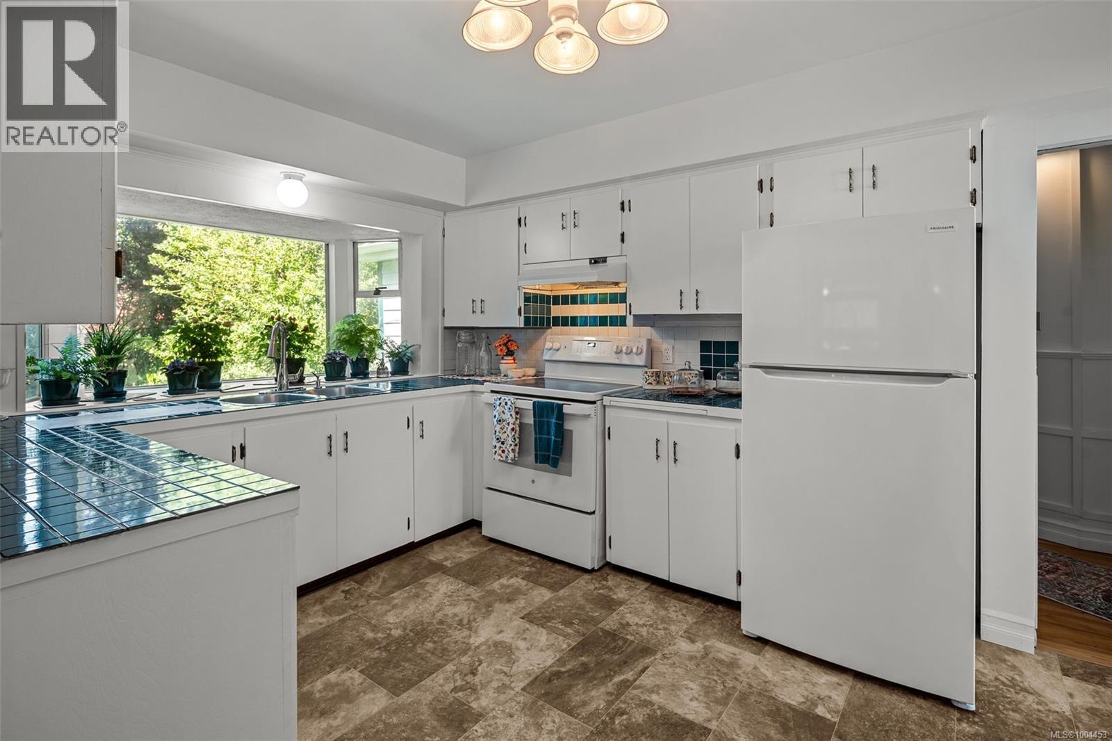 Photo 10 of 6184 Alington Rd, Duncan BC