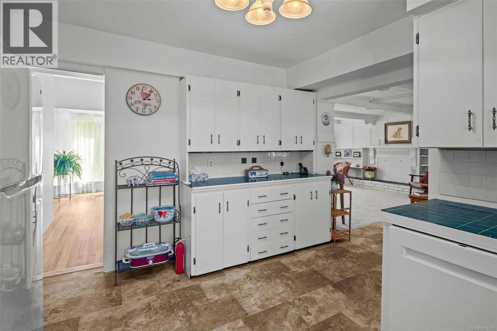 Photo 5 of 6184 Alington Rd, Duncan BC