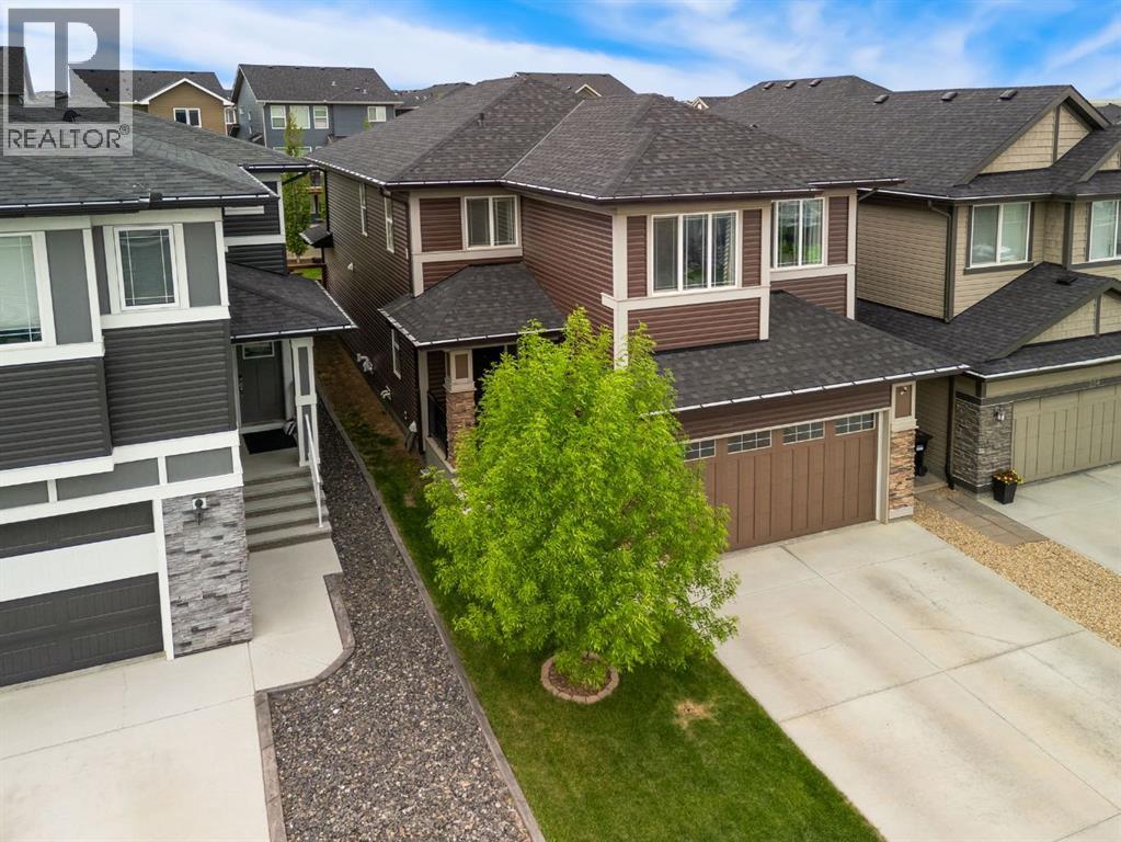 Single Family House for Sale in  Evansglen Drive NW Evanston Calgary 
