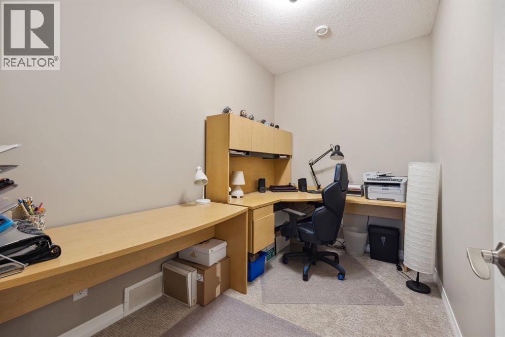 Single Family House for Sale in  Evansglen Drive NW Evanston Calgary 
