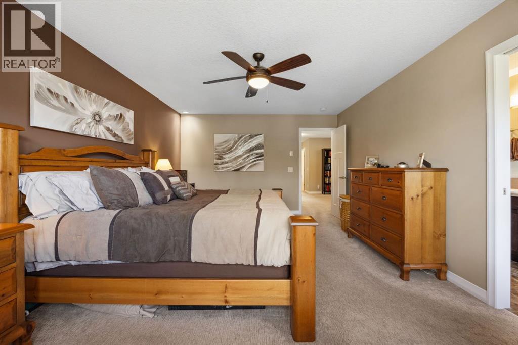 Single Family House for Sale in  Evansglen Drive NW Evanston Calgary 