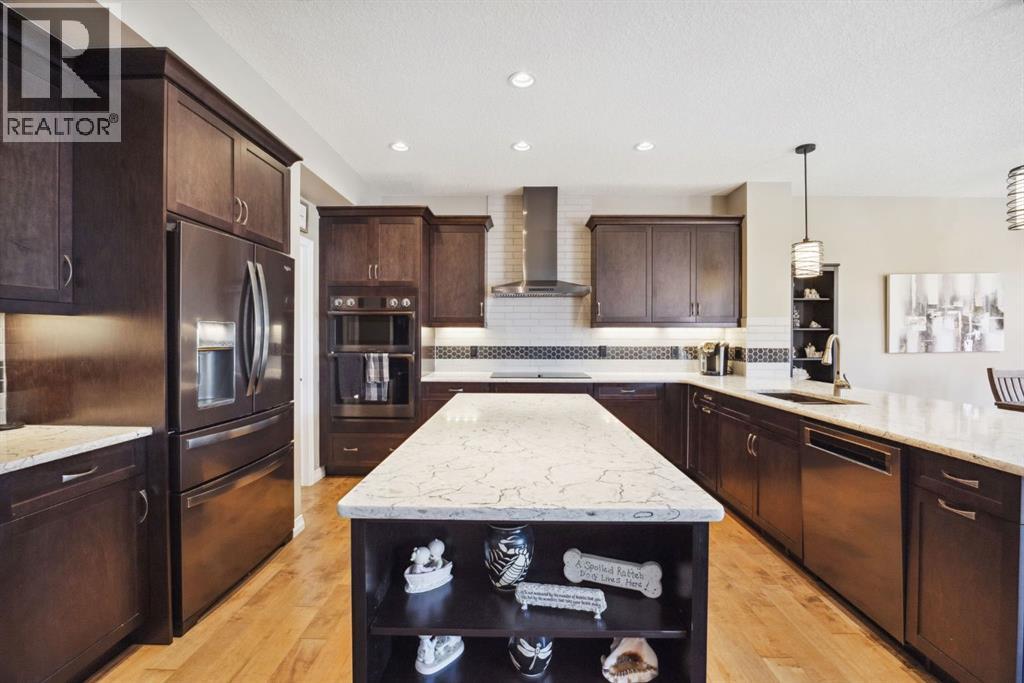 Single Family House for Sale in  Evansglen Drive NW Evanston Calgary 