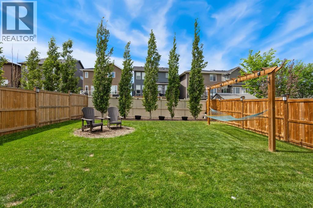 Single Family House for Sale in  Evansglen Drive NW Evanston Calgary 