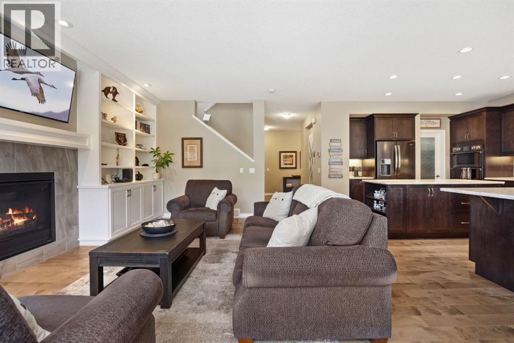 Single Family House for Sale in  Evansglen Drive NW Evanston Calgary 