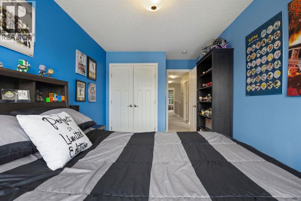 Single Family House for Sale in  Evansglen Drive NW Evanston Calgary 