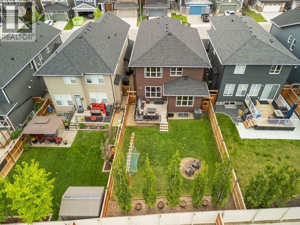 Single Family House for Sale in  Evansglen Drive NW Evanston Calgary 