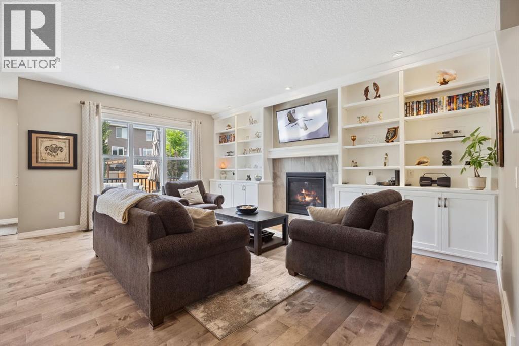 Single Family House for Sale in  Evansglen Drive NW Evanston Calgary 