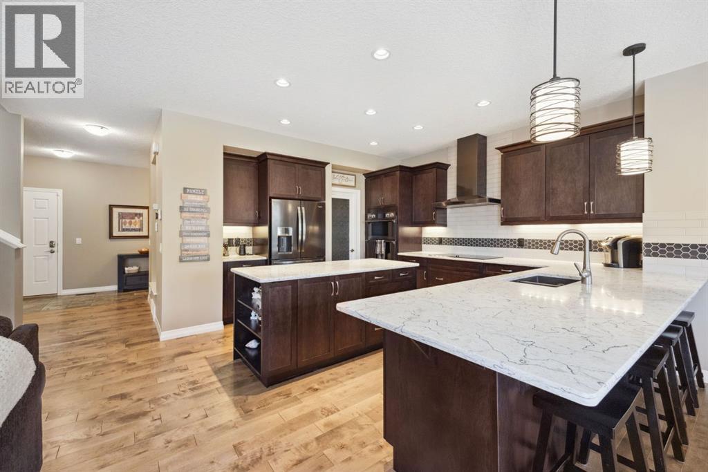 Single Family House for Sale in  Evansglen Drive NW Evanston Calgary 