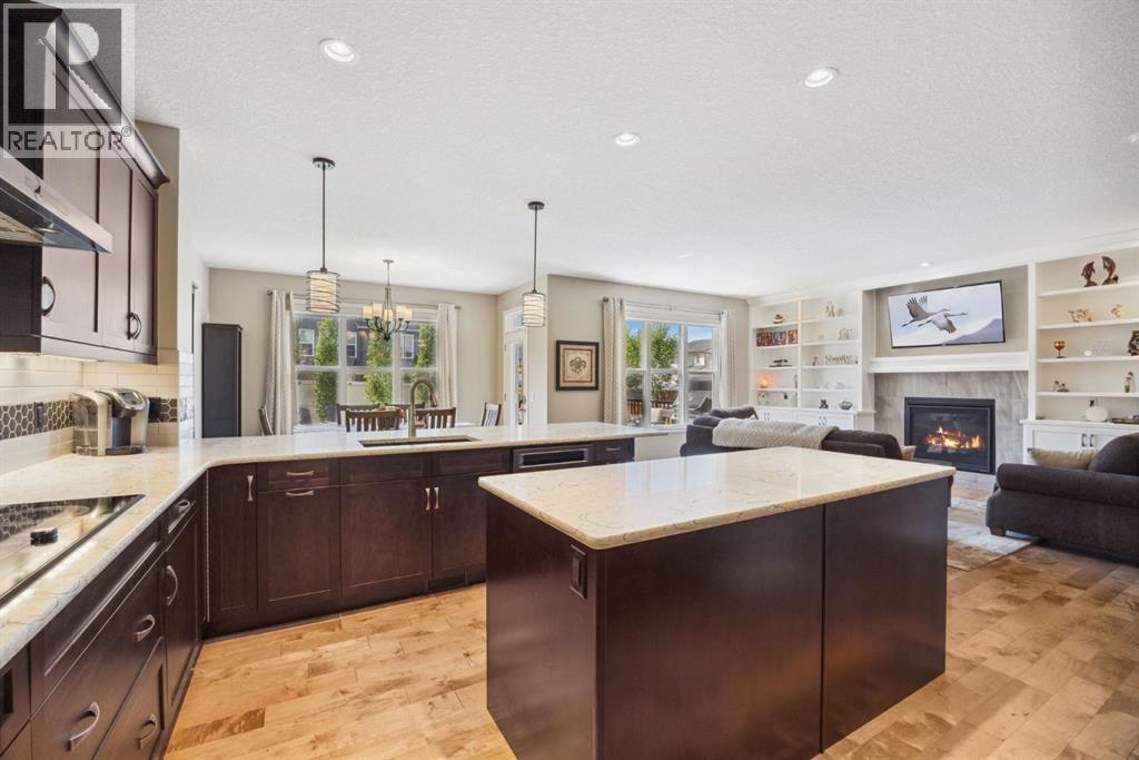 Single Family House for Sale in  Evansglen Drive NW Evanston Calgary 