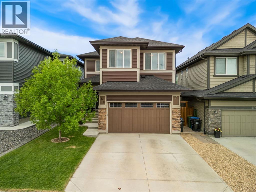 Single Family House for Sale in  Evansglen Drive NW Evanston Calgary 