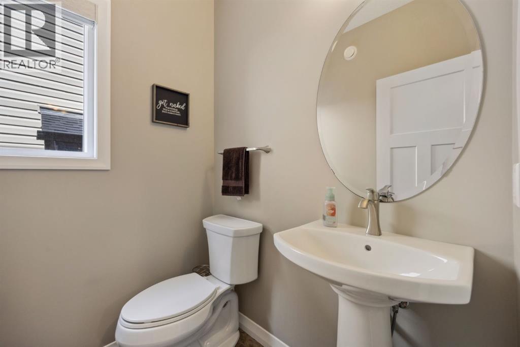 Single Family House for Sale in  Evansglen Drive NW Evanston Calgary 