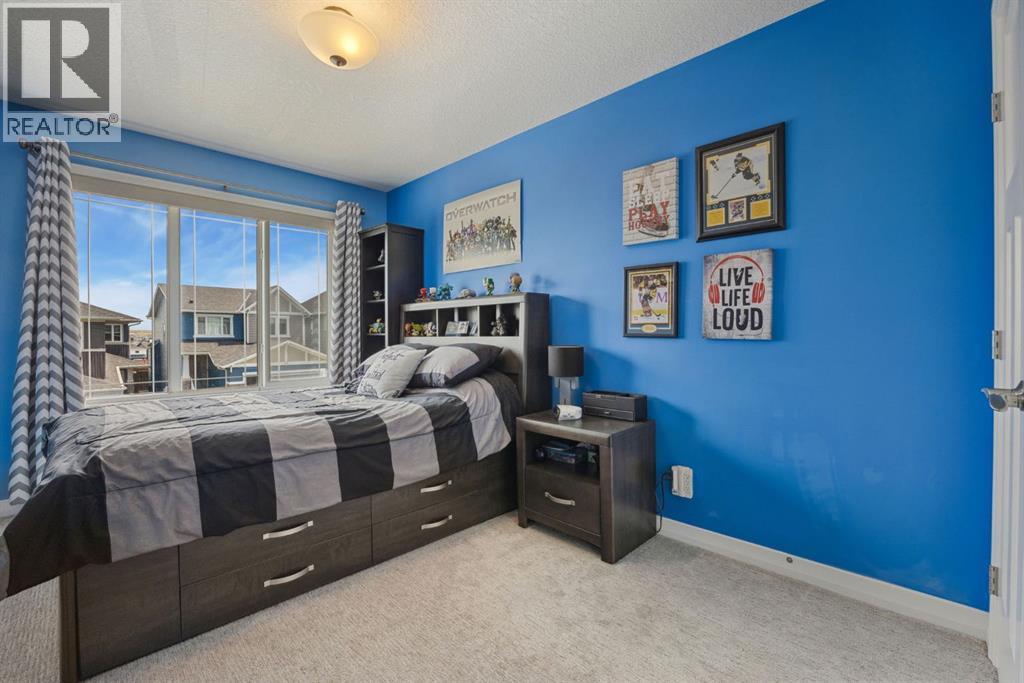 Single Family House for Sale in  Evansglen Drive NW Evanston Calgary 