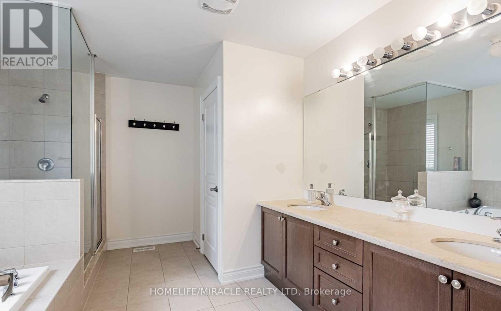 Photo 6 of T 170 Maxwell Street, Toronto ON