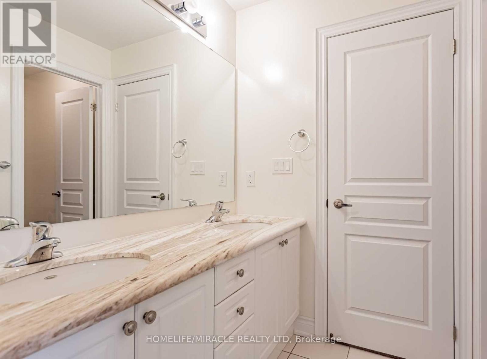 Photo 3 of T 170 Maxwell Street, Toronto ON