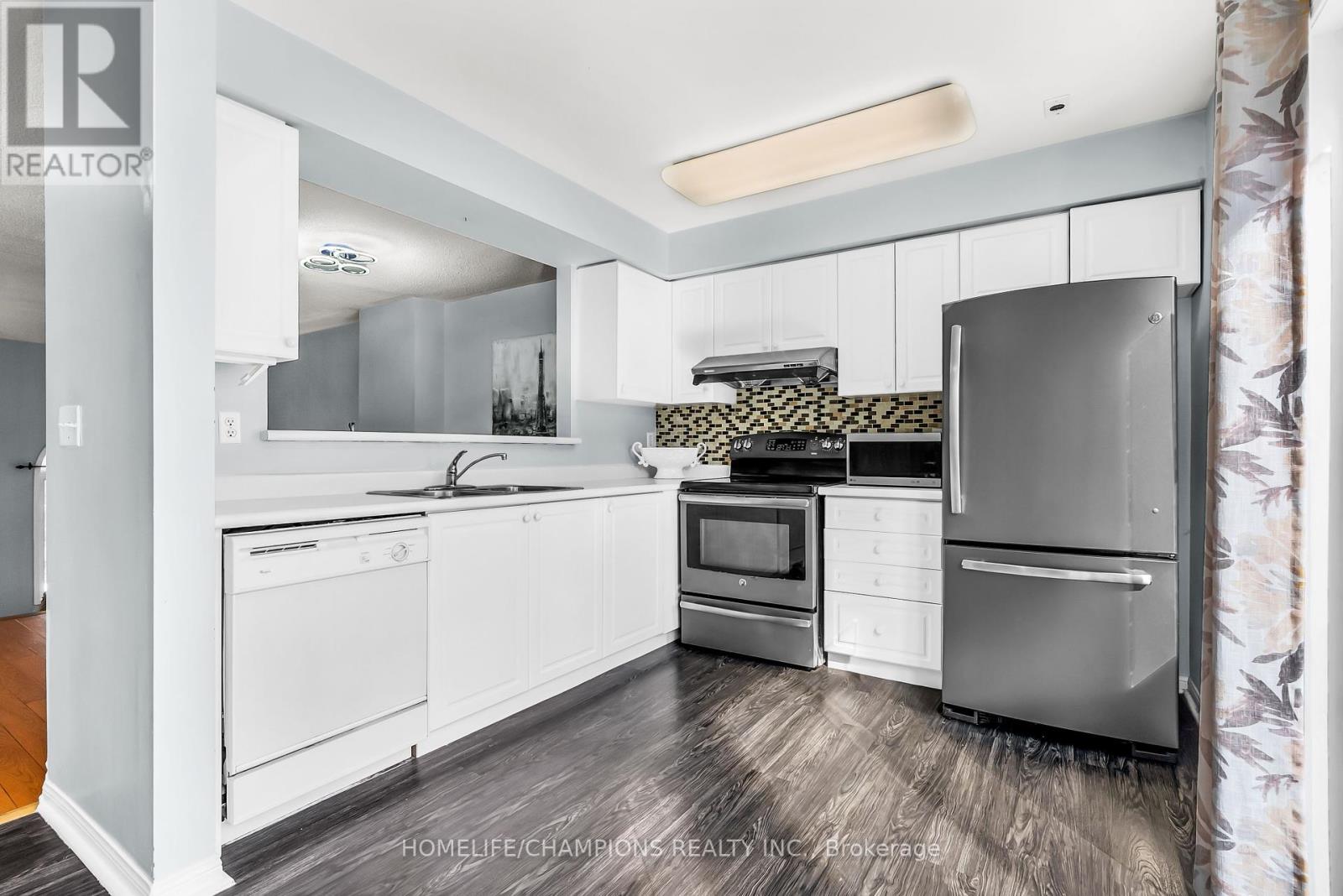 Photo 17 of 119 83 Mondeo Drive, Toronto ON
