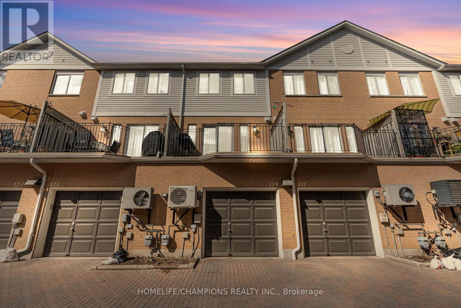 Photo 2 of 119 83 Mondeo Drive, Toronto ON