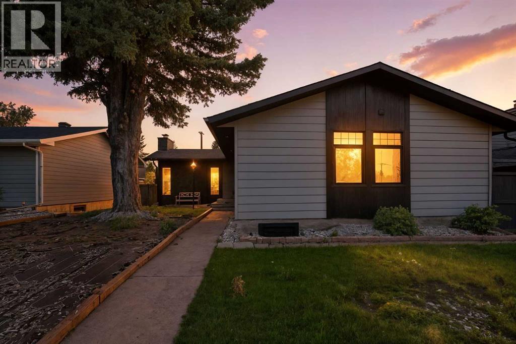 Photo 21 of 227 Parkside Way Se, Calgary AB