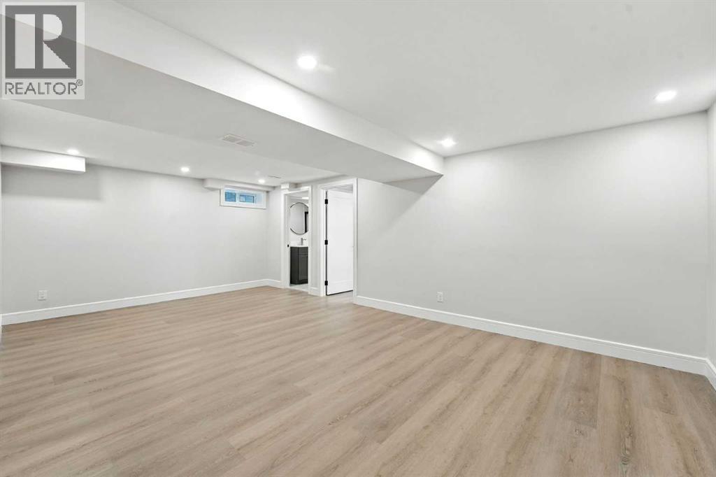 Photo 3 of 227 Parkside Way Se, Calgary AB