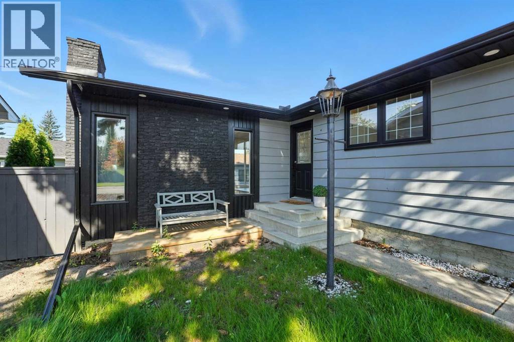 Photo 1 of 227 Parkside Way Se, Calgary AB