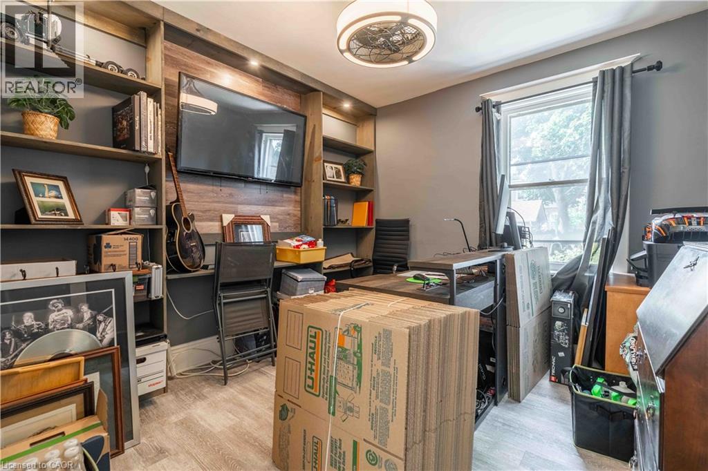 Photo 17 of 228 Province Street S, Hamilton ON