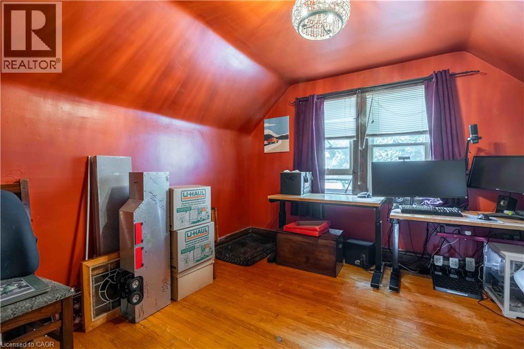 Photo 25 of 228 Province Street S, Hamilton ON