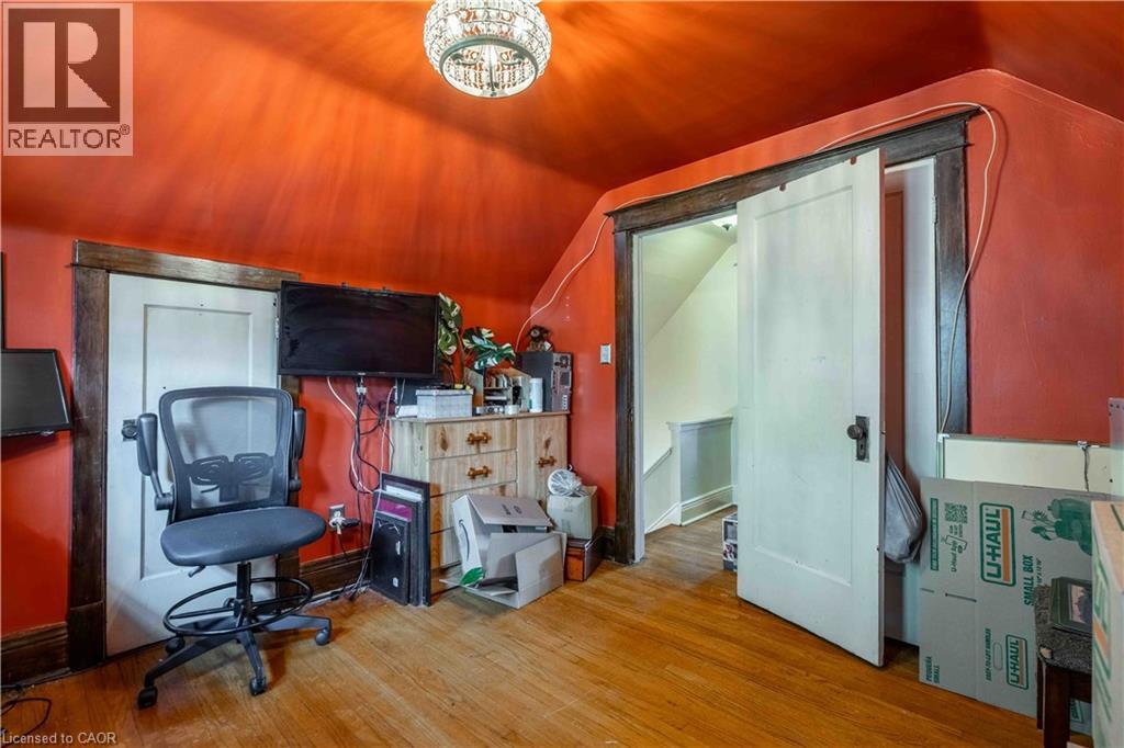 Photo 3 of 228 Province Street S, Hamilton ON