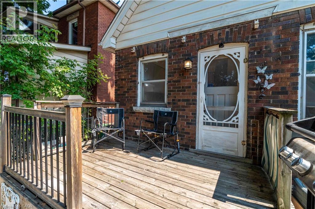 Photo 15 of 228 Province Street S, Hamilton ON