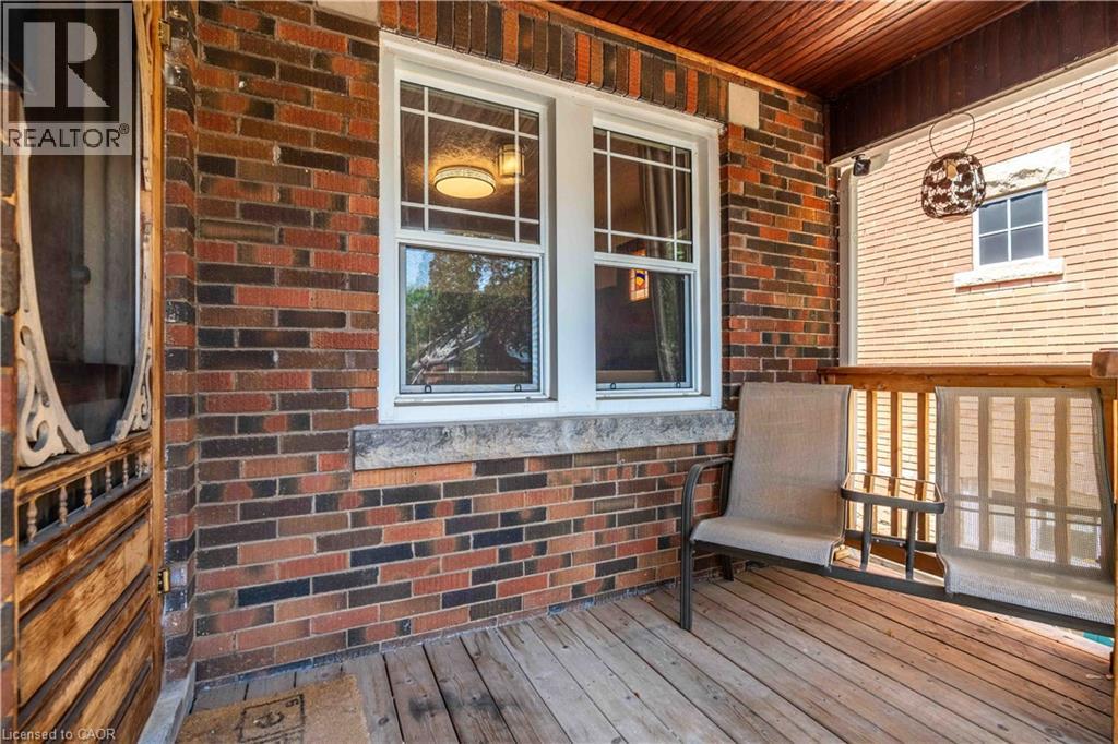 Photo 7 of 228 Province Street S, Hamilton ON