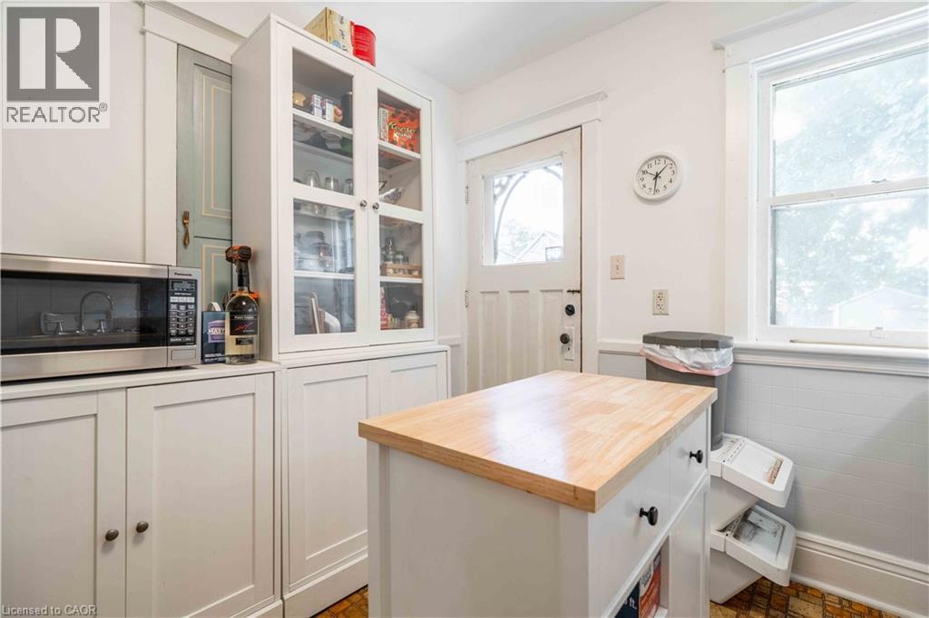 Photo 14 of 228 Province Street S, Hamilton ON