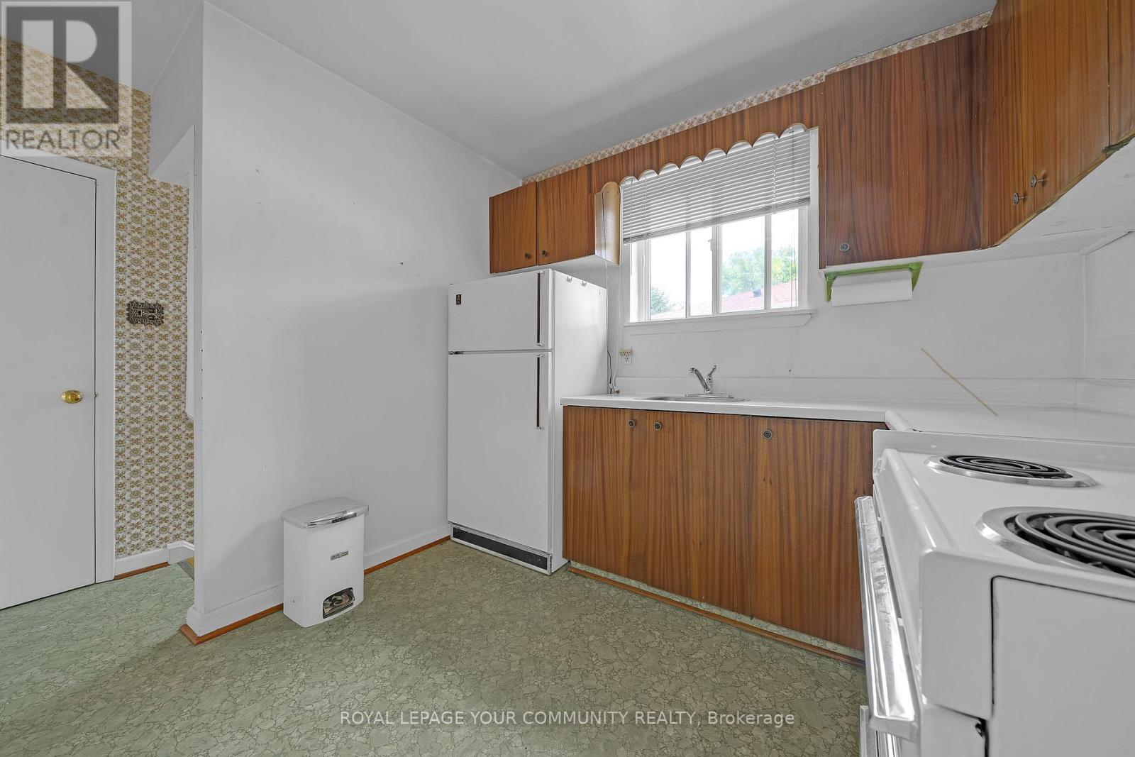 Photo 16 of 264 Mc Convey Drive, Richmond Hill ON