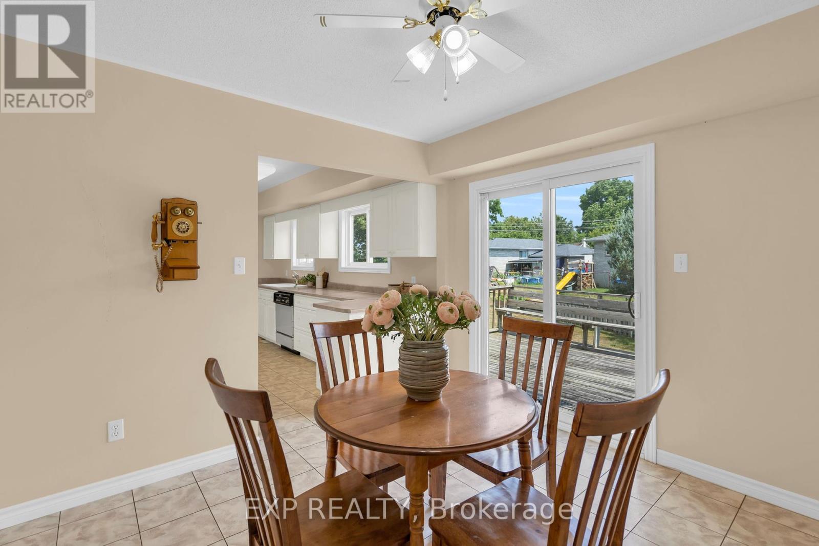 Photo 24 of 11 Justin Court, Georgina ON