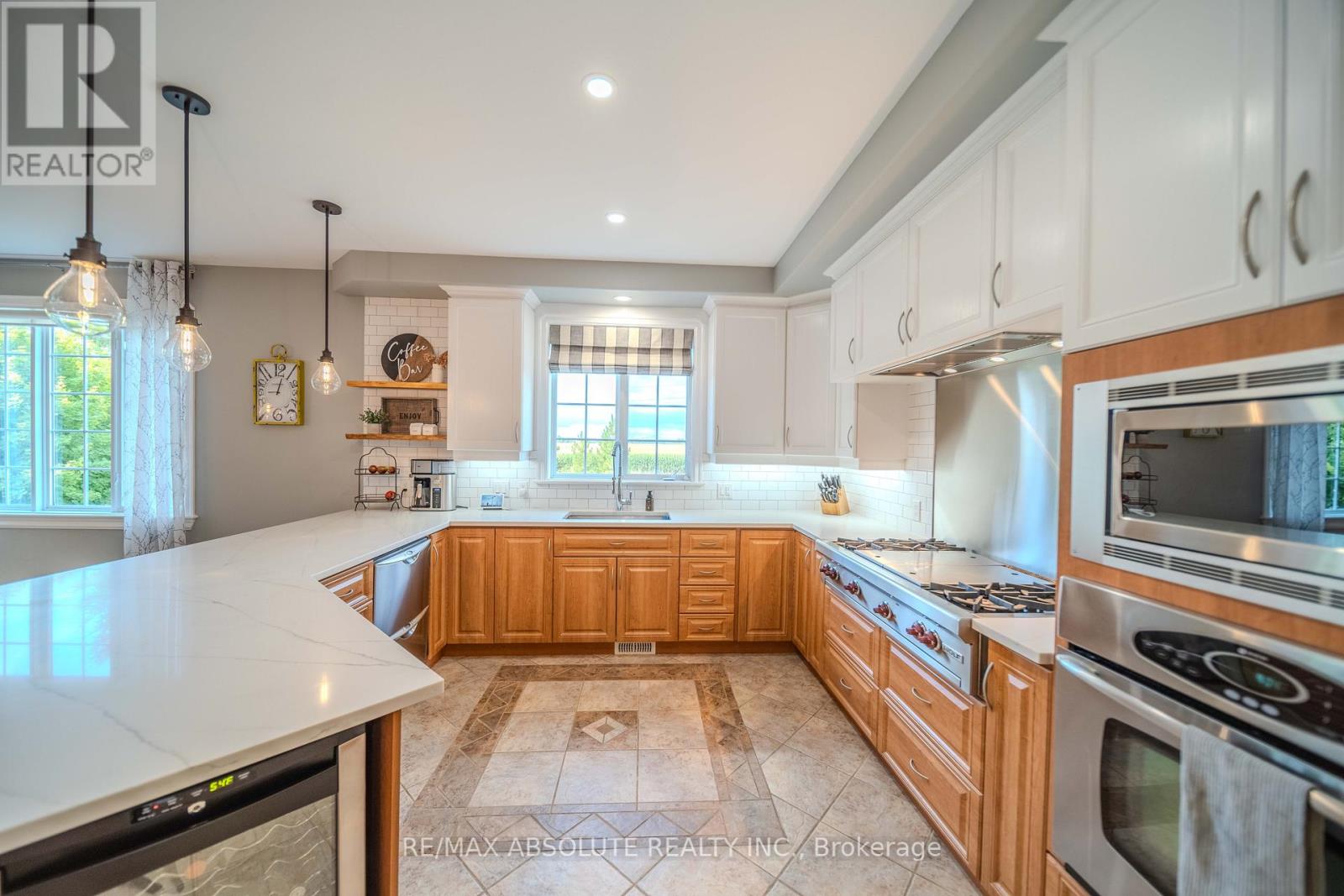 Photo 32 of 735 St Thomas Road, Russell ON