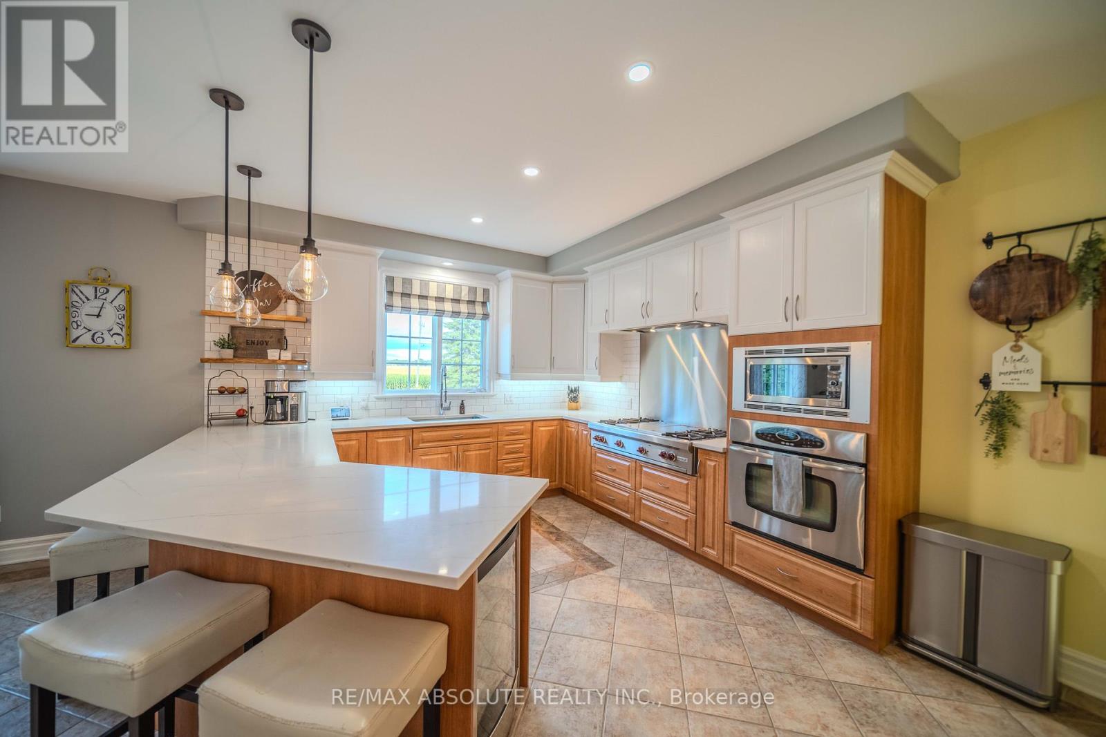 Photo 35 of 735 St Thomas Road, Russell ON