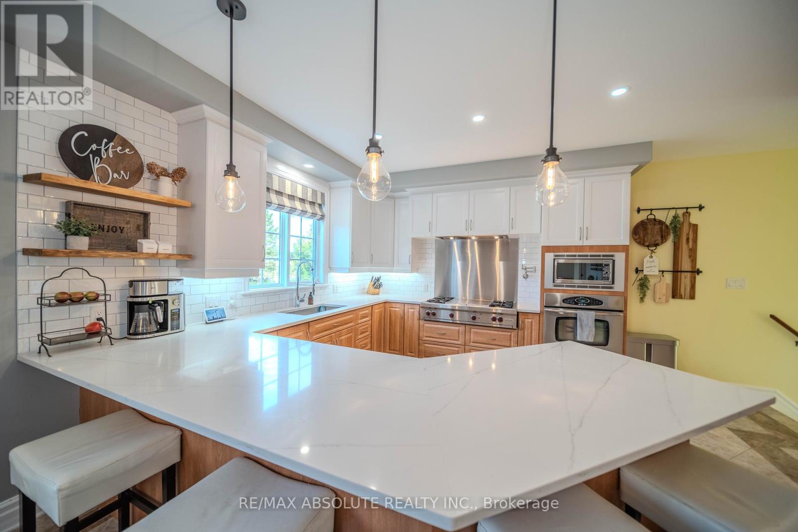 Photo 19 of 735 St Thomas Road, Russell ON